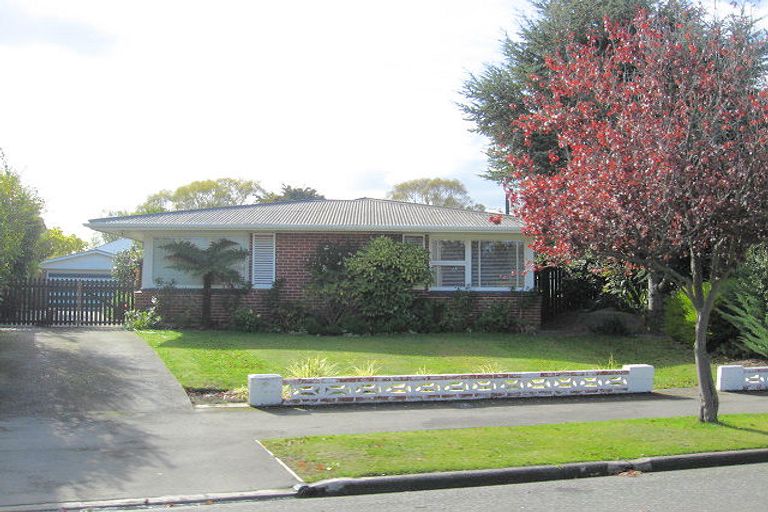 Photo of property in 6 Powell Crescent, Ilam, Christchurch, 8041