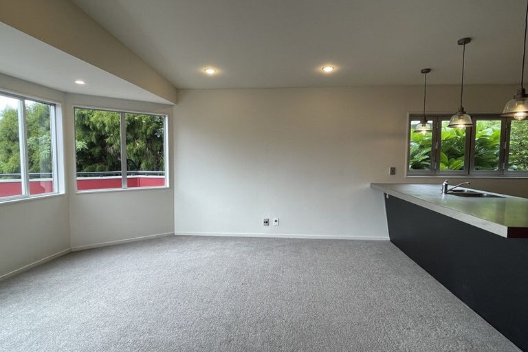 Photo of property in 657 Beach Road, Rothesay Bay, Auckland, 0630