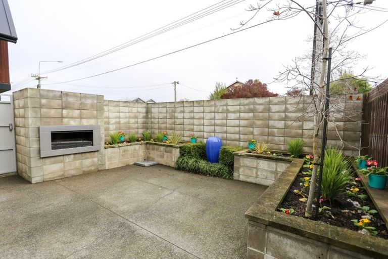 Photo of property in 484 Barbadoes Street, Edgeware, Christchurch, 8013