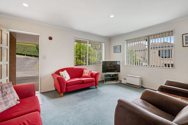 Photo of property in 5 Ian Marwick Place, Birkenhead, Auckland, 0626