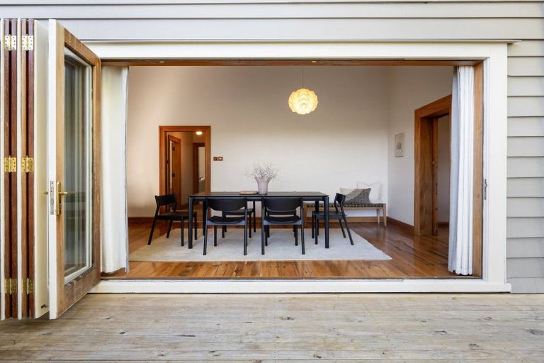 Photo of property in 31 Forest Lake Road, Forest Lake, Hamilton, 3200