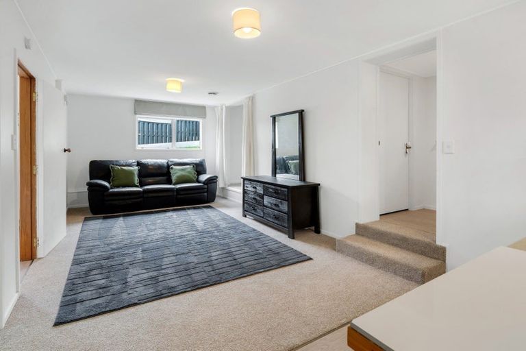 Photo of property in 2/3 Pohutukawa Avenue, Shelly Park, Auckland, 2014