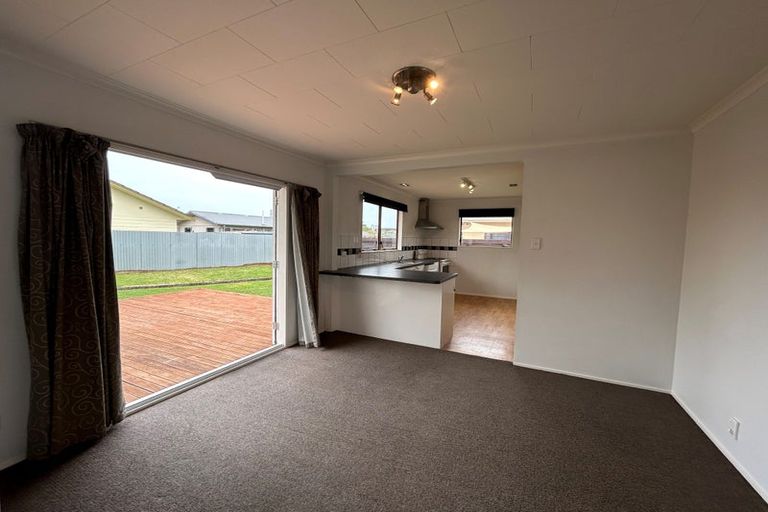 Photo of property in 41 Wynyard Crescent, Tamatea, Napier, 4112