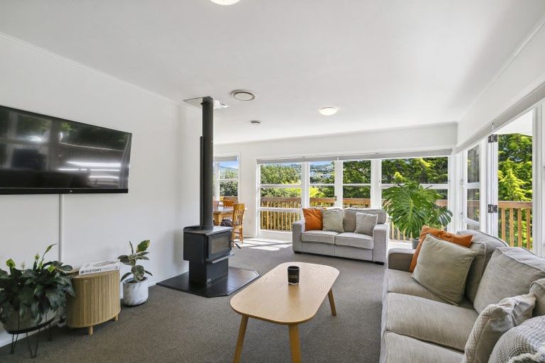 Photo of property in 23 Lynda Avenue, Paparangi, Wellington, 6037