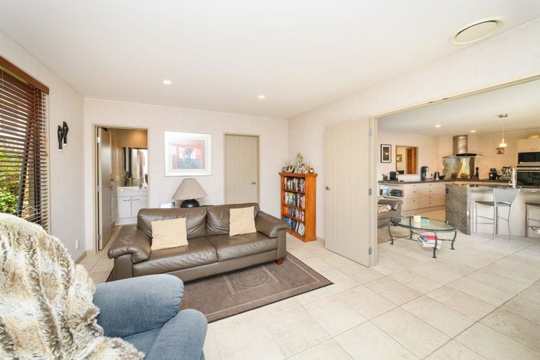 Photo of property in 4 The Strand, Fitzherbert, Palmerston North, 4410