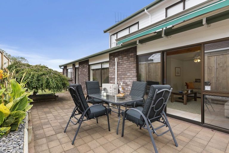 Photo of property in 77a Mirrabooka Avenue, Botany Downs, Auckland, 2010