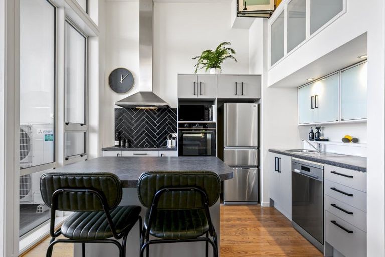 Photo of property in Stadium Garden Flats, 114/107 Thorndon Quay, Pipitea, Wellington, 6011