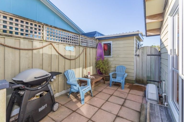 Photo of property in 20 Kent Avenue, Waitarere Beach, Levin, 5510