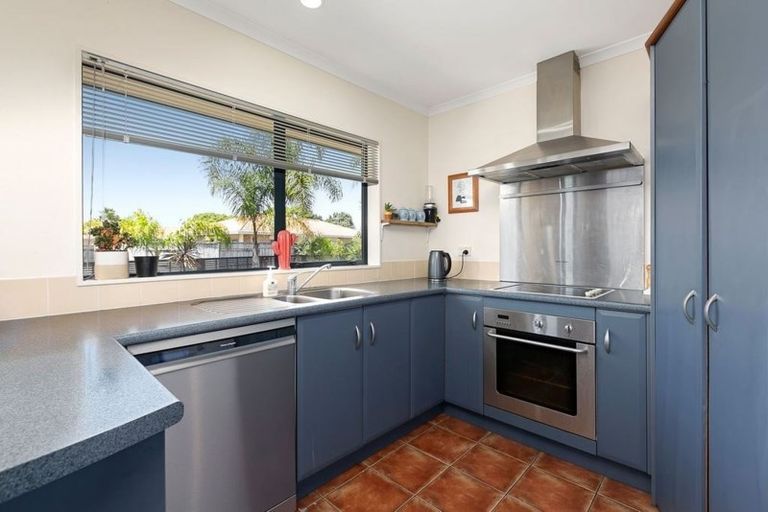 Photo of property in 10 Lamia Grove, Papamoa Beach, Papamoa, 3118