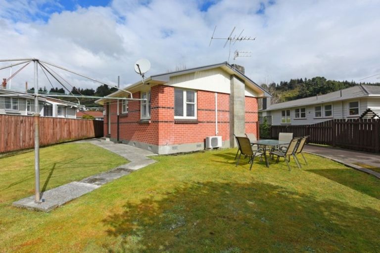 Photo of property in 9 Oregon Drive, Maoribank, Upper Hutt, 5018