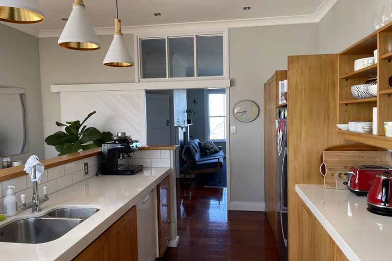 Photo of property in 82 Moana Road, Kelburn, Wellington, 6012