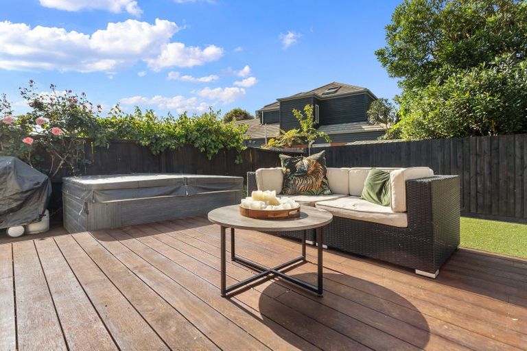 Photo of property in 1/12 Camrose Place, Ilam, Christchurch, 8041