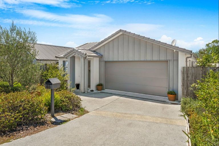 Photo of property in 46 Arabella Lane, Snells Beach, 0920