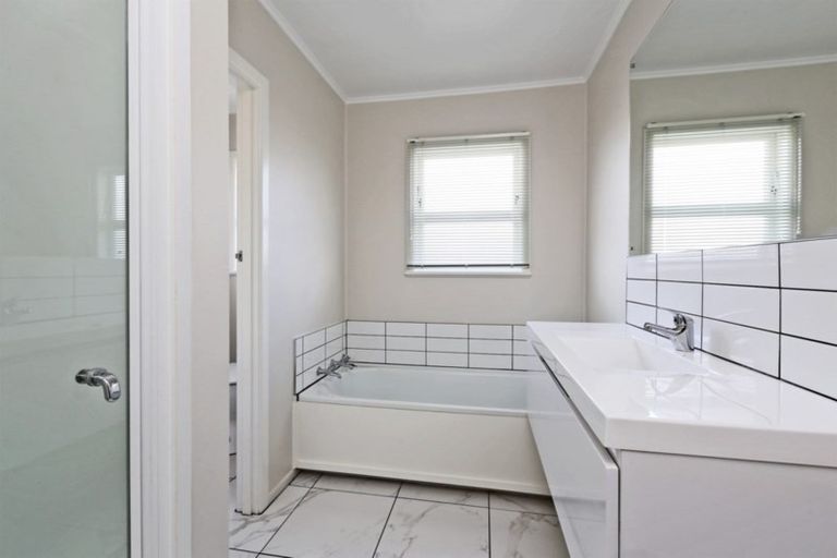 Photo of property in 87 Bill Hercock Street, Pirimai, Napier, 4112