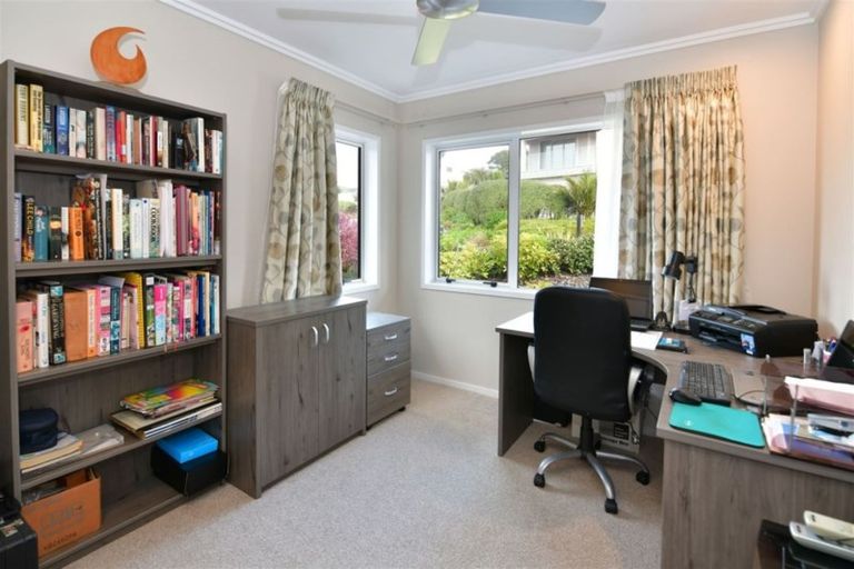 Photo of property in 2 Bella Vista Drive, Gulf Harbour, Whangaparaoa, 0930