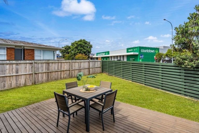 Photo of property in 1/344 Lake Road, Hauraki, Auckland, 0622