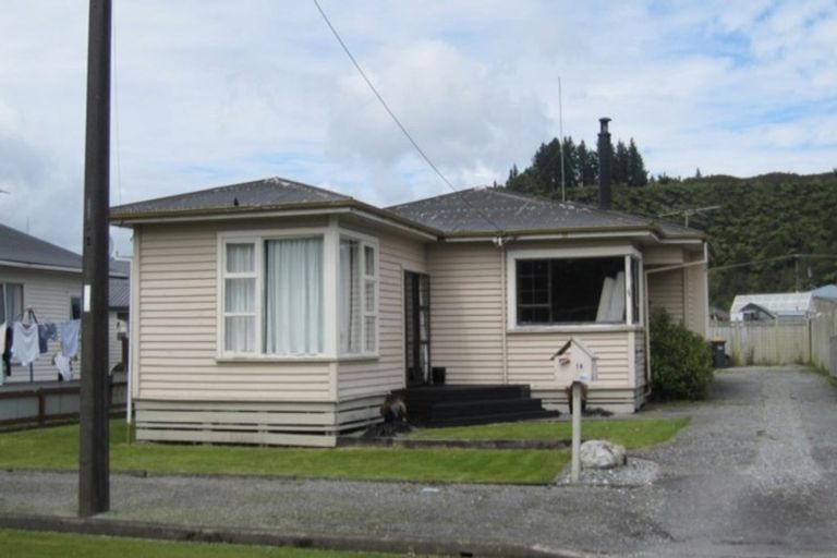 Photo of property in 14 Eva Street, Greymouth, 7805