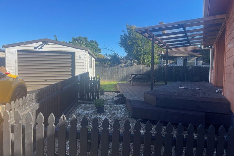 Photo of property in 2/24 Janese Place, Weymouth, Auckland, 2103