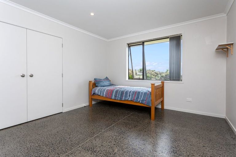 Photo of property in 103 Mcleod Road, South Head, Helensville, 0874