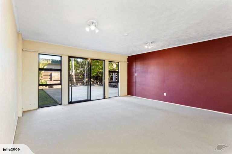 Photo of property in 1/41 Edgeworth Road, Glenfield, Auckland, 0629