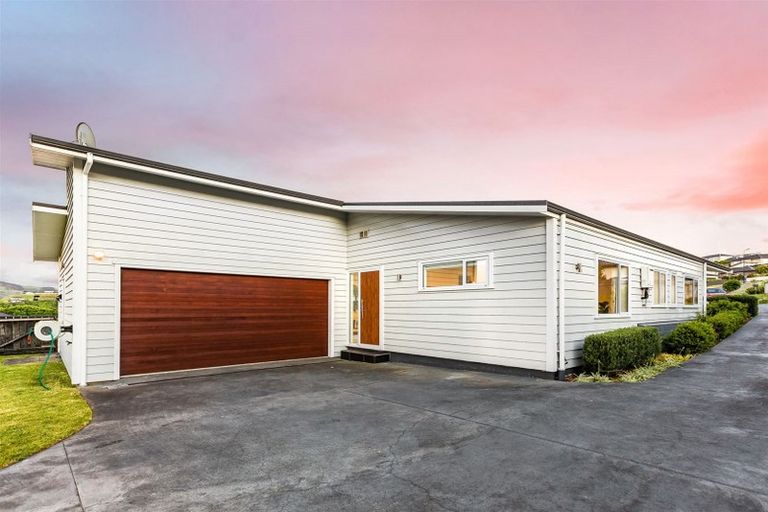 Photo of property in 21 Tasman Close, Aotea, Porirua, 5024