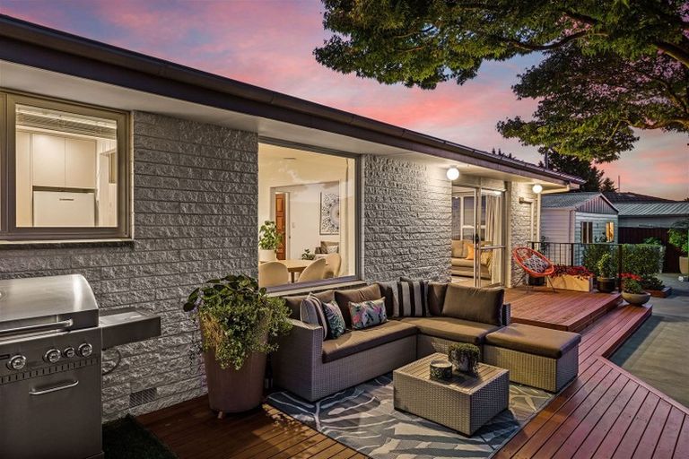 Photo of property in 88 Dunbarton Street, Redwood, Christchurch, 8051