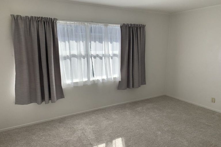 Photo of property in 1/11 Mannering Place, Hillcrest, Auckland, 0627