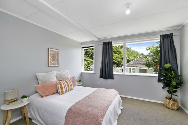 Photo of property in 55 Rangituhi Crescent, Takapuwahia, Porirua, 5022