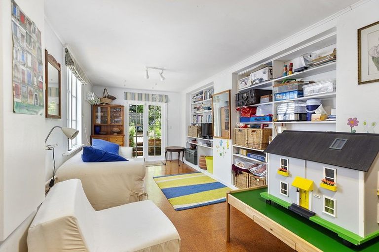 Photo of property in 380 Tinakori Road, Thorndon, Wellington, 6011