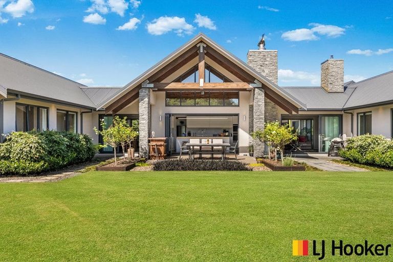 Photo of property in 98 Bushlake Way, Kingseat, Papakura, 2580