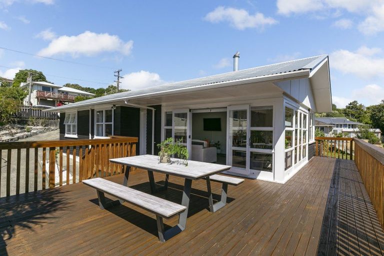 Photo of property in 23 Lynda Avenue, Paparangi, Wellington, 6037