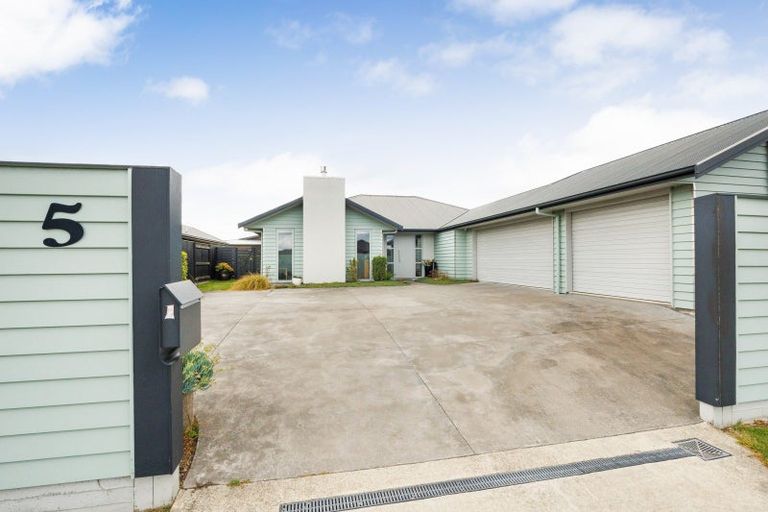 Photo of property in 5 Morocco Terrace, Kelvin Grove, Palmerston North, 4414
