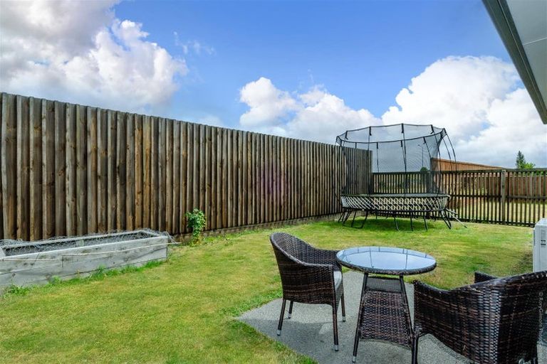 Photo of property in 17 Eric Melrose Lane, Halswell, Christchurch, 8025