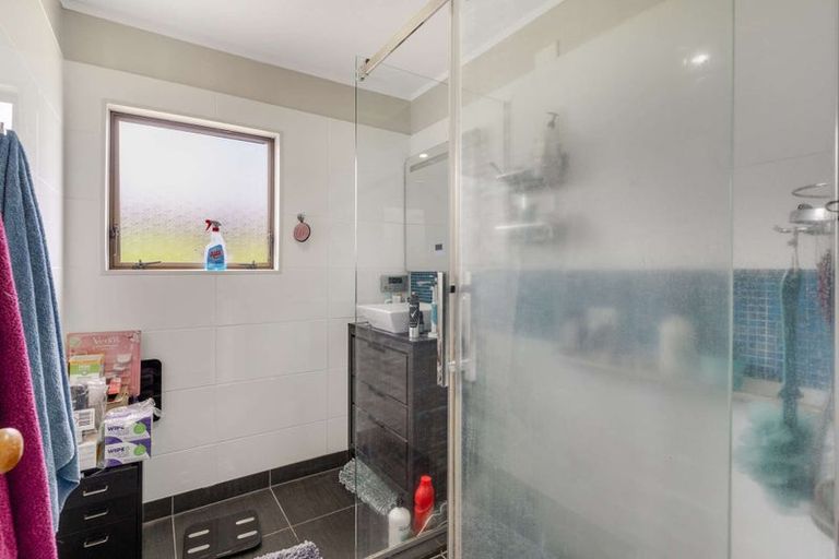 Photo of property in 2/17 Mcdougall Street, Manurewa East, Auckland, 2102