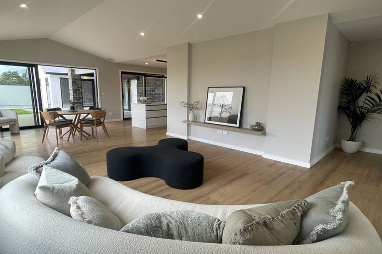 Photo of property in 92 Hugo Shaw Drive, Cambridge, 3434