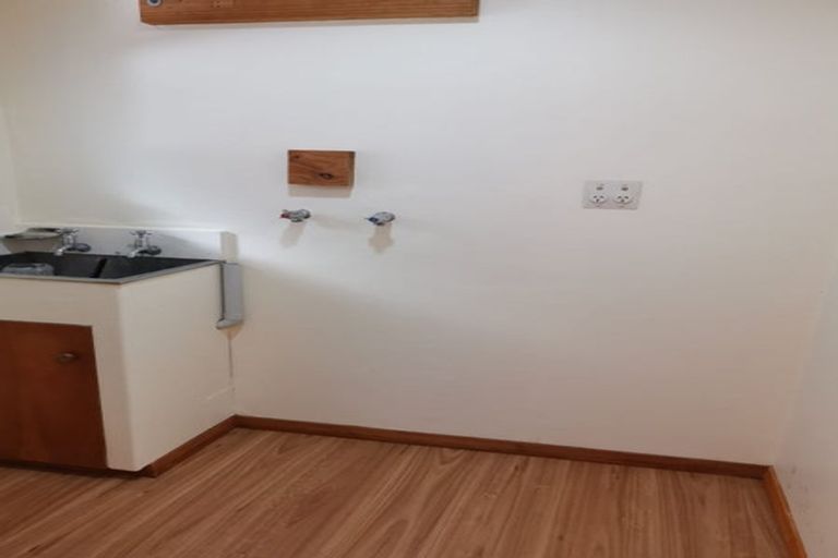 Photo of property in 5 Walnut Way, Maungaraki, Lower Hutt, 5010