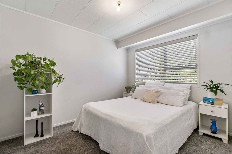 Photo of property in 6 Glastron Place, Bayview, Auckland, 0629