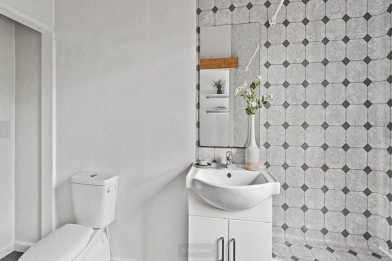 Photo of property in 15 Taramea Place, Addington, Christchurch, 8024