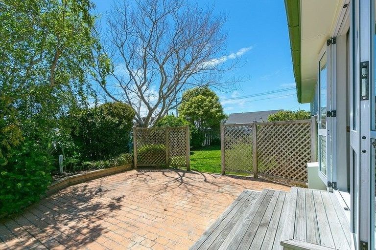 Photo of property in 10 Union Street, Merrilands, New Plymouth, 4312