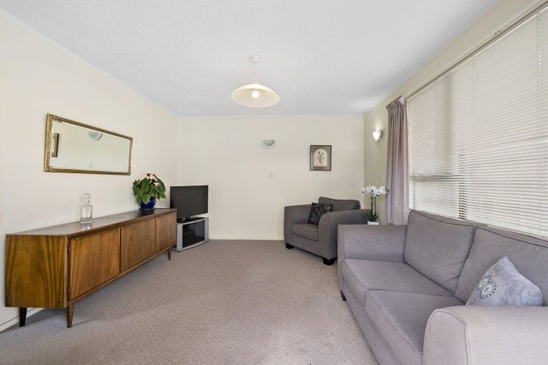 Photo of property in 2 Waldie Grove, Avalon, Lower Hutt, 5011