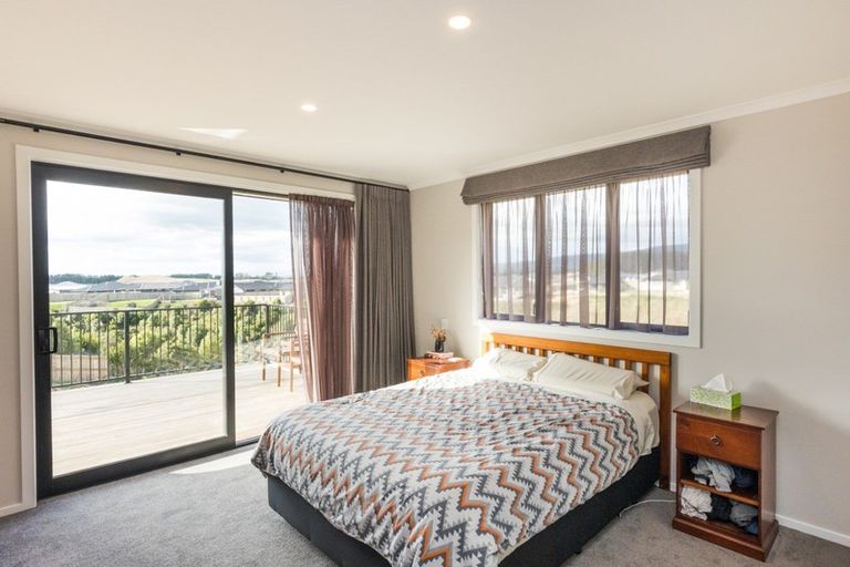Photo of property in 15 Gibraltar Way, Fitzherbert, Palmerston North, 4410