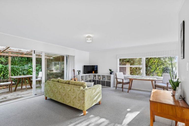 Photo of property in 2/84 Glenvar Road, Torbay, Auckland, 0630