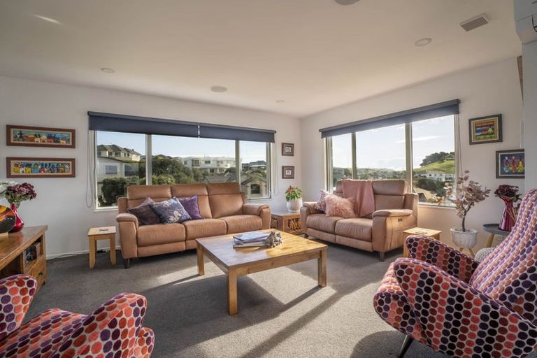 Photo of property in 12 Pendennis Point, Camborne, Porirua, 5026