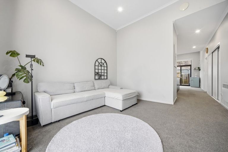 Photo of property in 117 Hobsonville Point Road, Hobsonville, Auckland, 0616