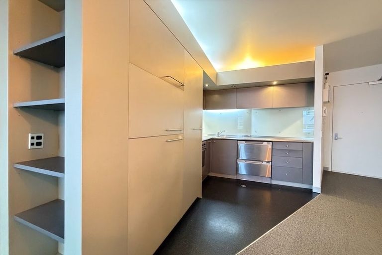 Photo of property in Gerondis Bldg Apartments, 401/60 Willis Street, Wellington Central, Wellington, 6011