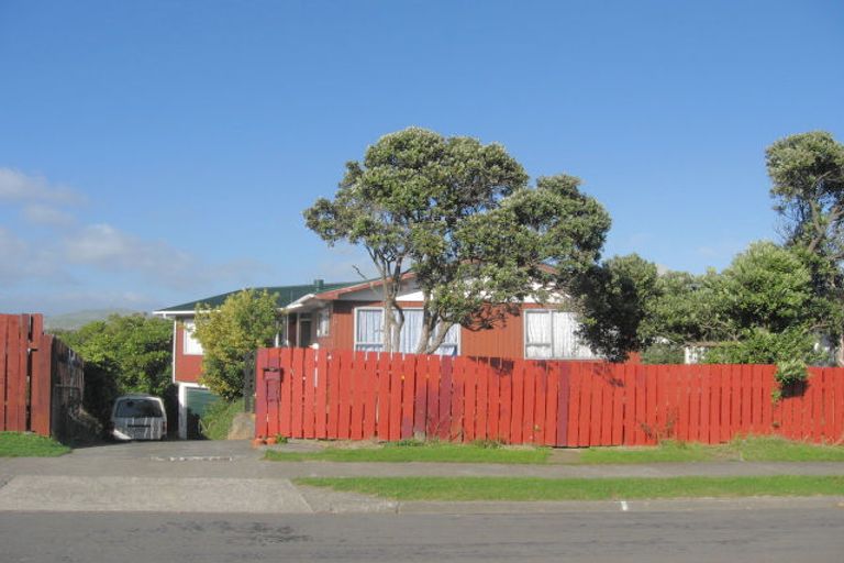 Photo of property in 9 Humphreys Grove, Titahi Bay, Porirua, 5022