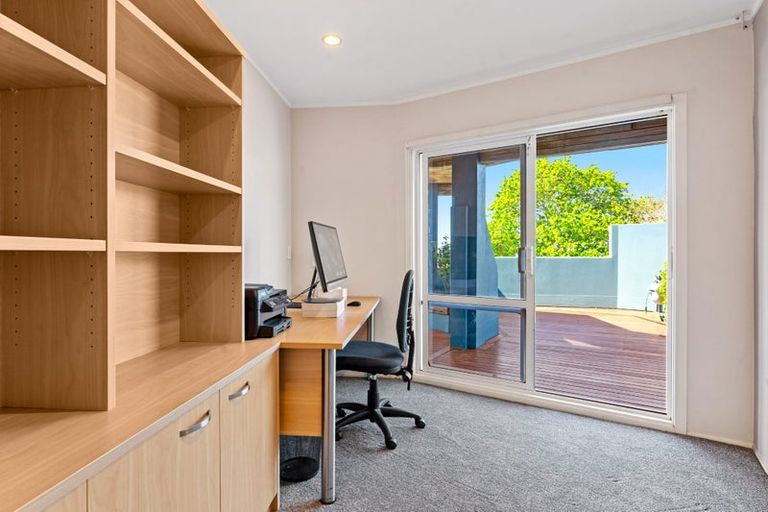 Photo of property in 7 Elizabeth Place, Mairangi Bay, Auckland, 0630