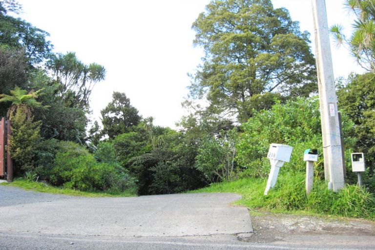 Photo of property in 236 Forest Hill Road, Waiatarua, Auckland, 0612