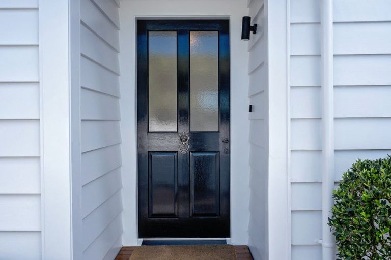 Photo of property in 13 Lincoln Road, Bluff Hill, Napier, 4110