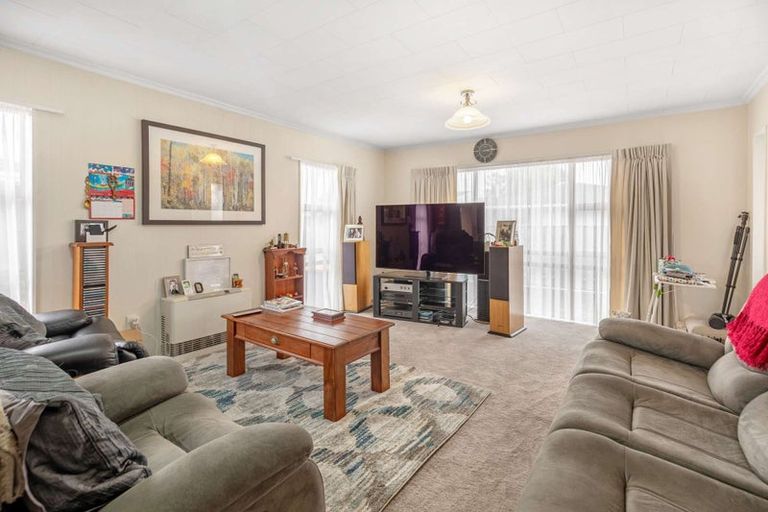 Photo of property in 5 Chertsey Court, Roslyn, Palmerston North, 4414